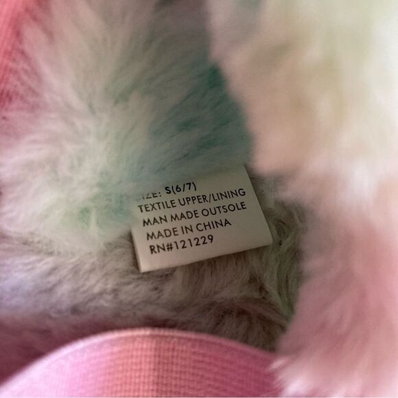 Kensie Fluffy Slide Slippers Size Small 6 / 7 New Pastel Pink Green Tie Dye - Picture 5 of 5